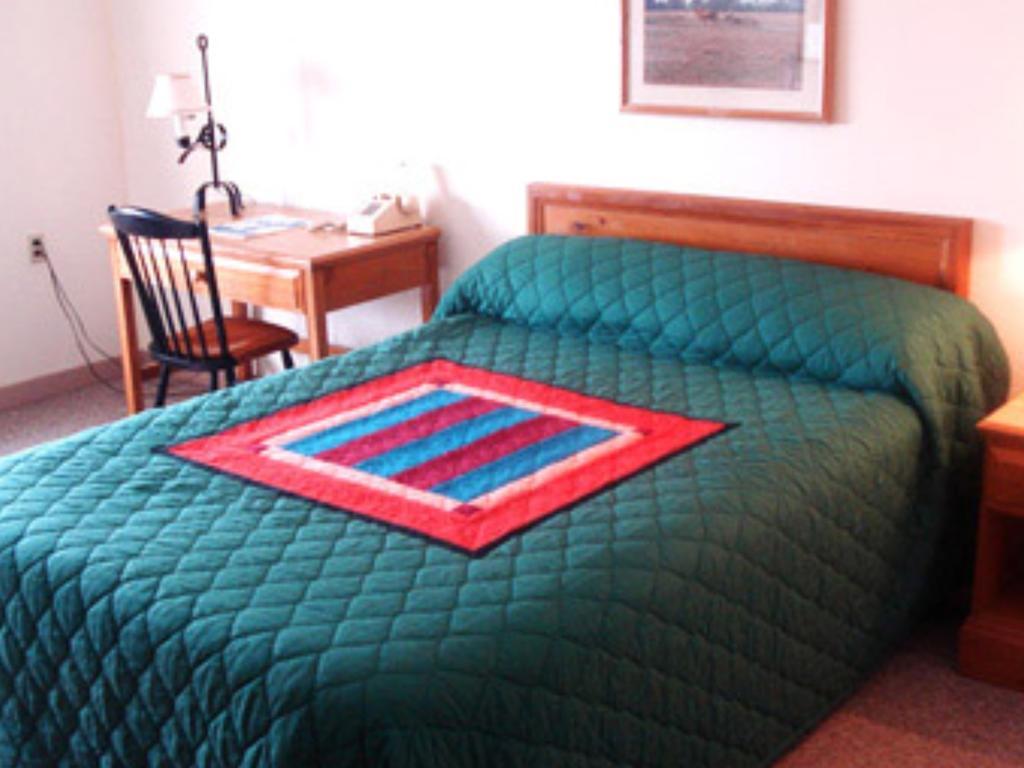 Countryside Inn Nappanee Szoba fotó