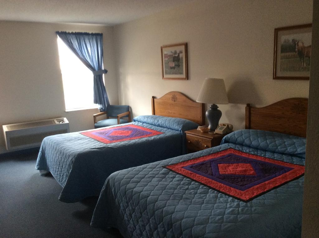 Countryside Inn Nappanee Szoba fotó